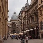 Kiwi Apart-hotel 1br Wi-fi Free - Close To Old Town - Cozy Location - Shorter Or Longer - R&m Boutique * Бухарест