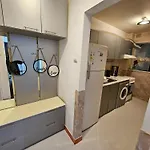 Kiwi Apart-hotel 1br Wi-fi Free - Close To Old Town - Cozy Location - Shorter Or Longer - R&m Boutique * Бухарест