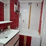 Kiwi Apart-hotel 1br Wi-fi Free - Close To Old Town - Cozy Location - Shorter Or Longer - R&m Boutique * Бухарест