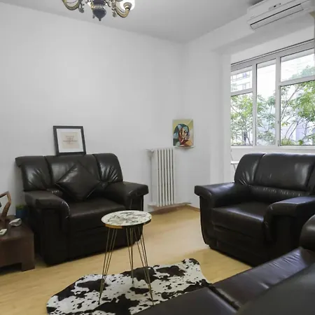 Kiwi Apart-hotel 1br Wi-fi Free - Close To Old Town - Cozy Location - Shorter Or Longer - R&m Boutique