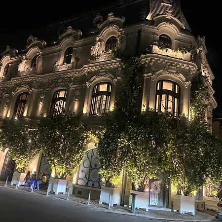 Kiwi Apart-hotel 1br Wi-fi Free - Close To Old Town - Cozy Location - Shorter Or Longer - R&m Boutique Apartment