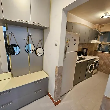 Kiwi Apart-hotel 1br Wi-fi Free - Close To Old Town - Cozy Location - Shorter Or Longer - R&m Boutique * Βουκουρέστι