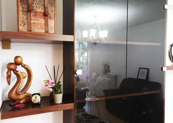 Kiwi Apart-hotel 1br Wi-fi Free - Close To Old Town - Cozy Location - Shorter Or Longer - R&m Boutique *