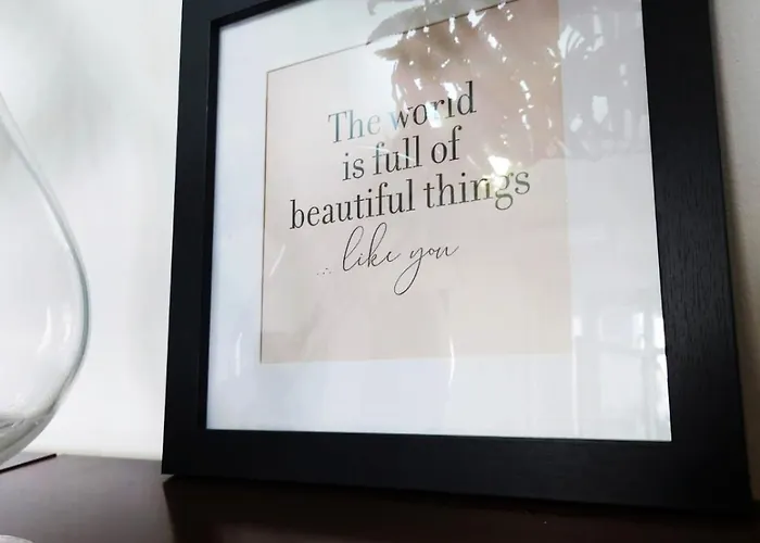 Kiwi Apart-hotel 1br Wi-fi Free - Close To Old Town - Cozy Location - Shorter Or Longer - R&m Boutique *