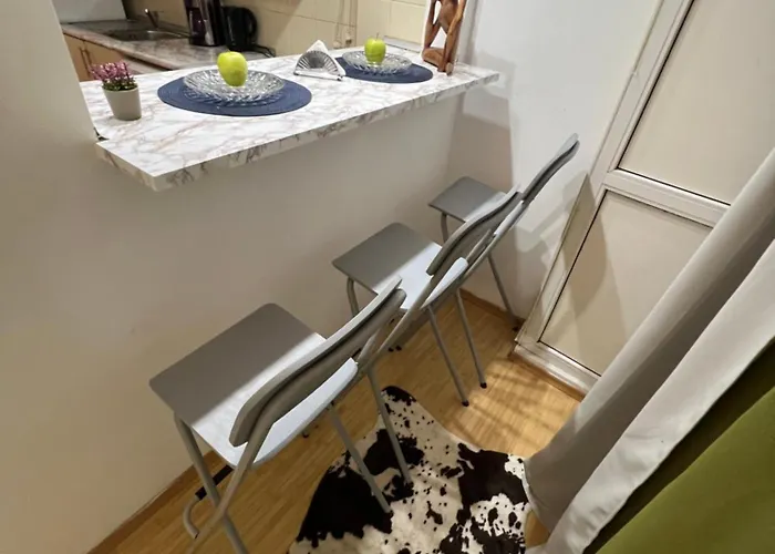 Apartment Kiwi Apart-hotel 1br Wi-fi Free - Close To Old Town - Cozy Location - Shorter Or Longer - R&m Boutique Bukarest