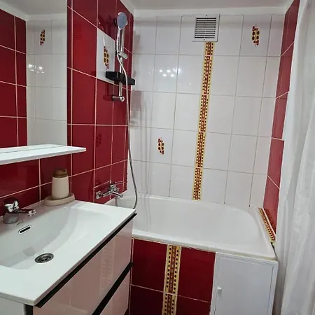Kiwi Apart-hotel 1br Wi-fi Free - Close To Old Town - Cozy Location - Shorter Or Longer - R&m Boutique * بوخارست