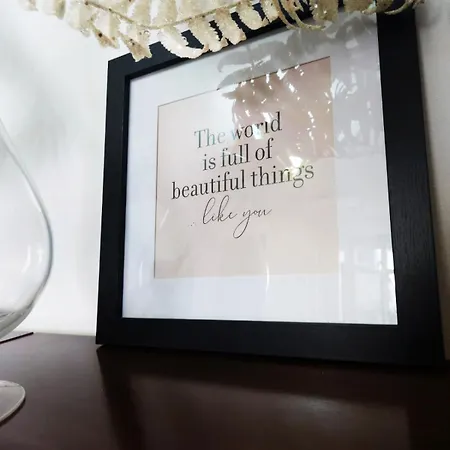 Kiwi Apart-hotel 1br Wi-fi Free - Close To Old Town - Cozy Location - Shorter Or Longer - R&m Boutique *