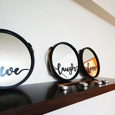 Kiwi Apart-hotel 1br Wi-fi Free - Close To Old Town - Cozy Location - Shorter Or Longer - R&m Boutique