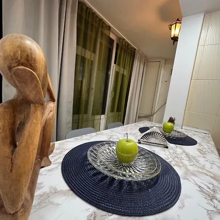 Kiwi Apart-hotel 1br Wi-fi Free - Close To Old Town - Cozy Location - Shorter Or Longer - R&m Boutique *