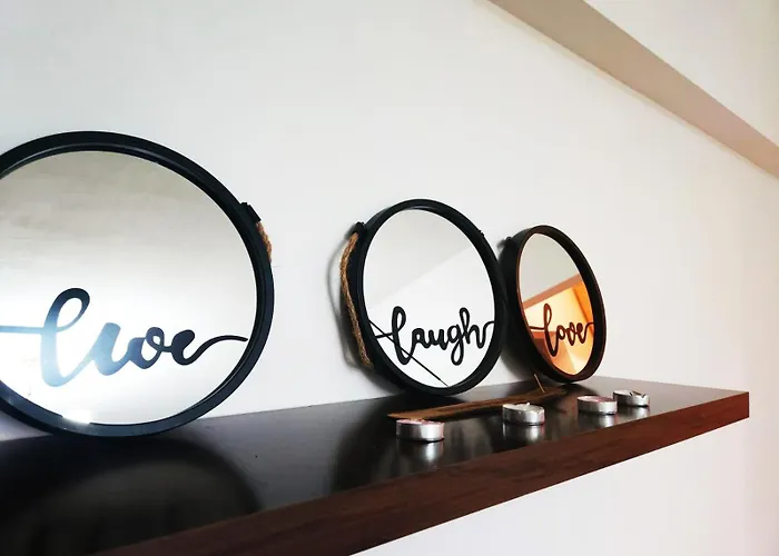 Kiwi Apart-hotel 1br Wi-fi Free - Close To Old Town - Cozy Location - Shorter Or Longer - R&m Boutique